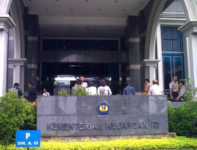 Kantor Terbakar, Pegawai Kemenkeu Berhamburan