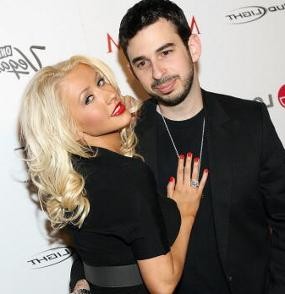 Pasca Ngaku Pisah Ranjang, Christina Aguilera Nangis