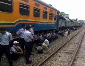 PT KA Daops VIII Targetkan Bongkar 120 Bangli