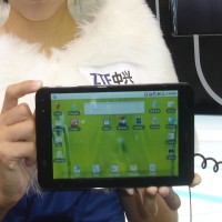 ZTE Light: Tipis, Ringan, Cukup Menggoda