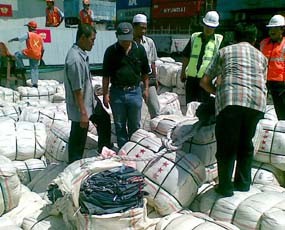 Bea Cukai Gagalkan Penyelundupan 150 Ton Pakaian Bekas ke Bali