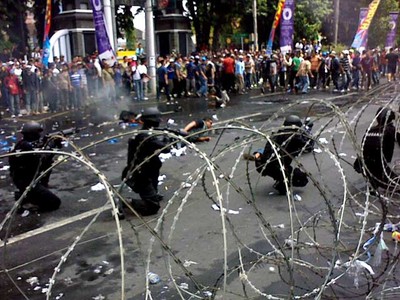 Simulasi Penanganan Aksi Anarkis