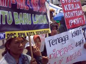 Tuntut Upah Layak, Buruh Blokir Jalan Depan Kantor Gubernur Jateng