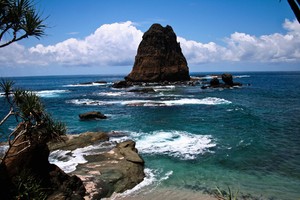 Memuja Alam di Tanjung Papuma