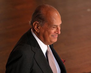 Oscar de la Renta Bantah Rumor Pensiun