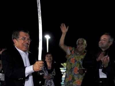 JK Pegang Pedang