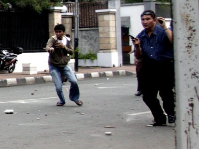 Aksi Koboi Sang Polisi