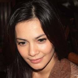 Ariel Batal Bebas, Cut Tari Menunggu Dewi Fortuna