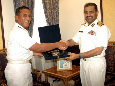 Komandan KRI Dewaruci Bertemu KSAL Oman