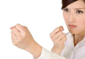 Kepalkan Tinju Agar Tak Pahit Saat Minum Obat