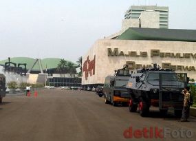 Takut Kuper, DPR Tak Mau Dilarang ke Luar Negeri