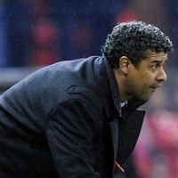 Kursi Hodgson untuk Rijkaard?