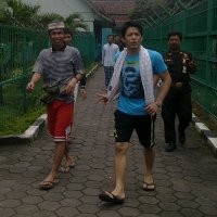 Ariel Jadi Pusat Perhatian Napi Lain Saat Jumatan
