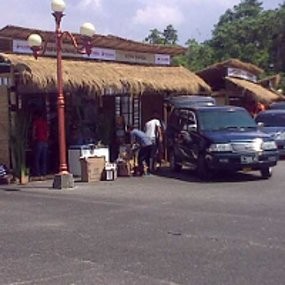 Stand Masih Sibuk Bebenah, Pengunjung Balik Kanan