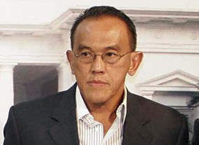  Ical Kunjungi Syamsul Arifin di Rutan Salemba