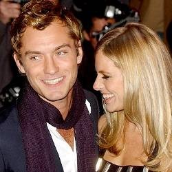 Sienna Miller Bantah Gosip Dinikahi Jude Law