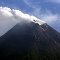 Kemen PU Pastikan Pasokan Air Bersih untuk Pengungsi Merapi