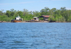 Si Gunung Hitam Menghidupi Pelabuhan Tangkayu