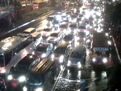 Kawasan Sarinah Tergenang dan Macet