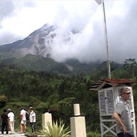 Merapi Muntahkan Wedhus Gembel 2 Kali