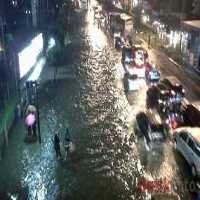 Efek Trauma Banjir dan Macet, Mulai Izin Pulang Cepat Hingga Naik Ojek