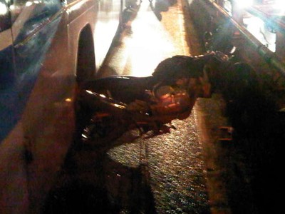 Bus Mayasari Bakti Senggol 6 Motor
