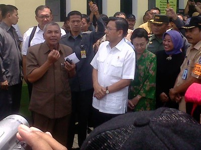 Wapres Tinjau Posko Penanggulangan Bencana Merapi