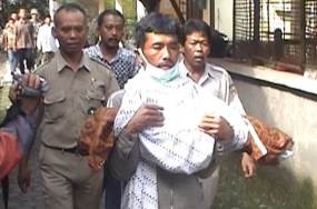 Jenazah Ilham Azaki Dimakamkan di Pengungsian