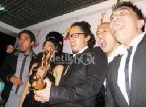 Maliq & d\Essentials Berduka Personelnya Hengkang Lagi Maliq & d\Essentials Berduka Personelnya Hengkang Lagi