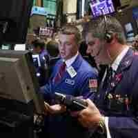 Wall Street Flat Jelang Momen Besar