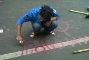 Mahasiswa Bubarkan Diri, Jl Diponegoro Mulai Lancar 