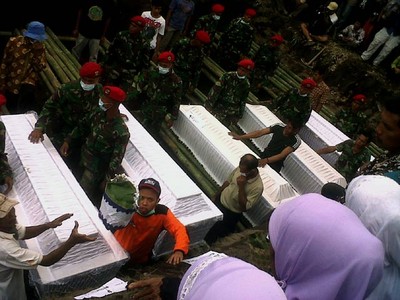 Korban Merapi Dimakamkan Massal