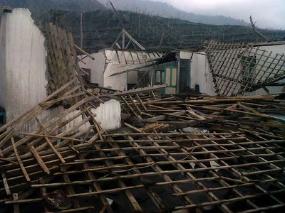 Melongok Puing Rumah Mbah Maridjan