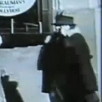 Misterius, Video Tahun 1928 Rekam Orang Pakai Ponsel