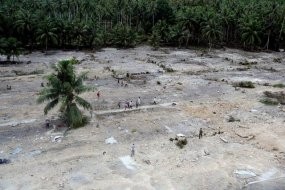 Gubernur Sumbar akan Relokasi Warga Pesisir Mentawai ke Perbukitan