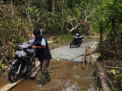 Sulitnya Distribusi Bantuan di Mentawai