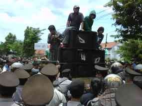 Demo Tuntut Kejari Sumenep Bongkar Korupsi Ricuh