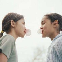 Kurangi Stres Dengan Mengunyah Permen Karet