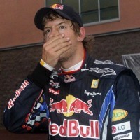 Vettel Tertantang Interlagos