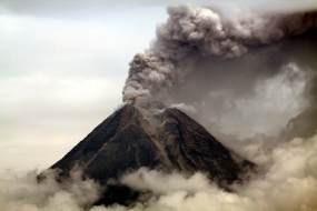 Hujan Abu Merapi Mencapai Banyumas dan Purwokerto