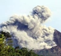 Luncuran Awan Panas Merapi Semakin Jauh