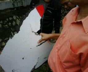 4 Rumah di Batam Center Rusak Terkena Serpihan Pesawat Qantas