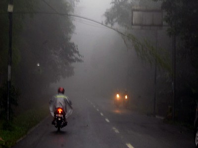 Kaliurang Berselimut Kabut Pekat