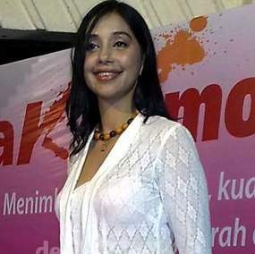Laporkan Anak ke Polisi, Ayu Azhari Berharap Dicontoh Ibu-ibu