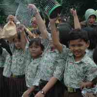 Sambut Hari Cinta Puspa, Ratusan Siswa SD Kaliasin Lepas Burung