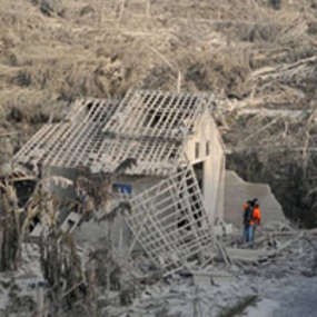 Abu Merapi Sampai di  Puncak Bogor