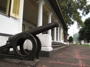 Kota Tua Neira