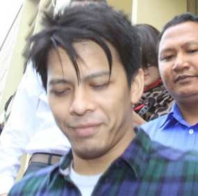 Ariel Jadi Vokalis Waru Band