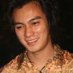 Baim Wong Jadi Juru Masak untuk Bantu Korban Merapi