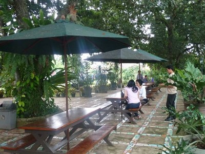 Santai Sejenak di Kebon Kubil